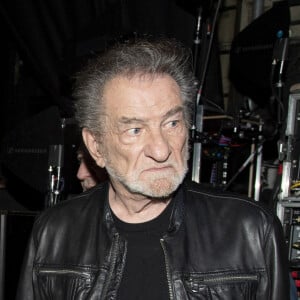 Exclusif - Backstage - Eddy Mitchell - La Nuit de la Déprime revient aux Folies Bergère, le 3 février 2020. A quelques jours de la Saint-Valentin, on retrouve sur scène les chanteurs les plus déprimants et les humoristes les plus badants, pour pleurer (de rire). " A quoi sert de courir après le bonheur alors que la déprime est à portée de main" ! Voici le mantra de la Nuit de la déprime de R.Mezrahi. Depuis 8 ans, ce rendez-vous placé sous le signe du désespoir est une soirée incontournable à quelques jours de la Saint-Valentin.&8232;L'édition 2020 de la Nuit de la Déprime se tient aux Folies Bergère le lundi 3 février 2020 dès 20h. Le froid, la pluie et la Saint-Valentin vous filent le cafard. Bah cette soirée ne va rien arranger et c'est le but. Toute la soirée, chansons tristes et humour noir sont de la partie, pour nous faire sortir les mouchoirs et pleurer en cœur. R.Mezrahi prévient même "tous vos chanteurs préférés viendront chanter leurs chansons les plus tristes". V.Delerm et le chef M.Veyrat se chargent d'assurer le duplex depuis les coulisses. © Pierre Perusseau / Bestimage  Exclusive - for Germany please call for price - No Web Belgique Suisse03/02/2020 - Paris