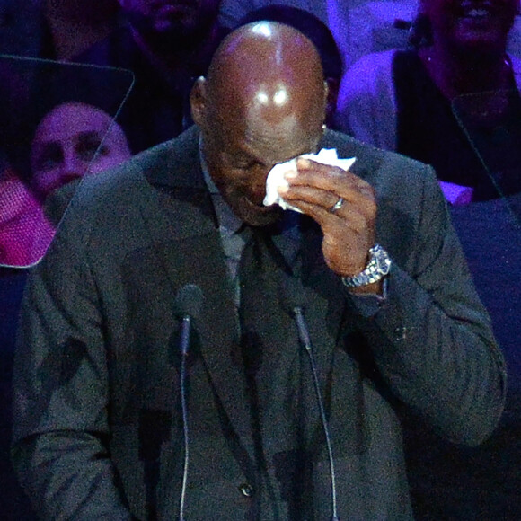 Michael Jordan livre un discours émouvant lors de l'hommage à Kobe Bryant et sa fille Gianna au Staples Center de Los Angeles, le 24 février 2020. 