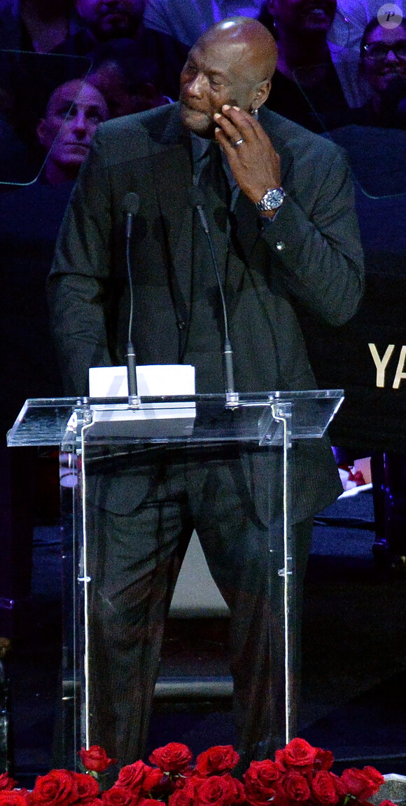 Michael Jordan livre un discours émouvant lors de l'hommage à Kobe Bryant et sa fille Gianna au Staples Center de Los Angeles, le 24 février 2020.
