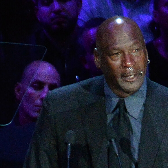 Michael Jordan livre un discours émouvant lors de l'hommage à Kobe Bryant et sa fille Gianna au Staples Center de Los Angeles, le 24 février 2020.