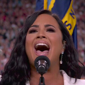 Demi Lovato lors de la mi-temps du 54ème Super Bowl au Hard Rock Stadium à Miami, Floride, Etats-Unis, le 2 février 2020.