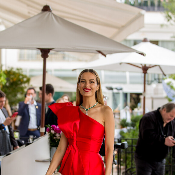 Petra Nemcova arrive à l'hôtel "Martinez" lors du 72ème Festival International du Film de Cannes, France, le 21 mai 2019.