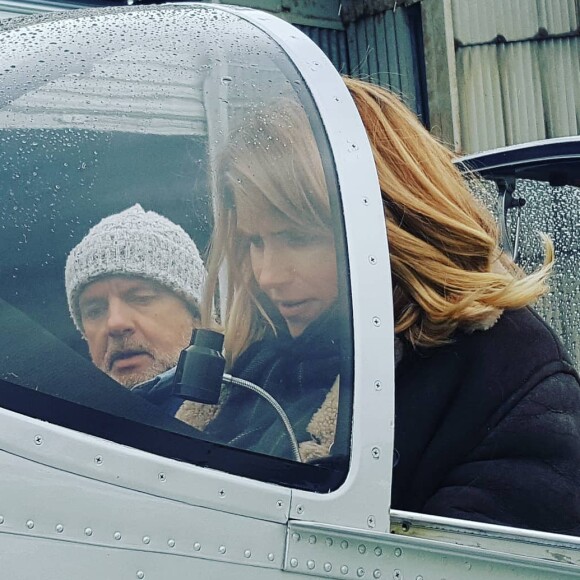 Alice Taglioni sur le tournage du téléfilm "Au-dessus des nuages" (TF1) le 25 février 2020.