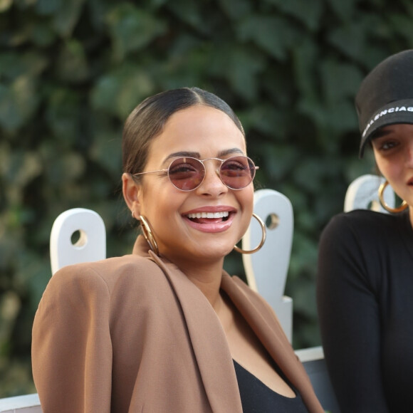 Christina Milian enceinte a déjeuné avec son amie Nicole Williams au restaurant Ivy à los Angeles le 14 janvier 2020.