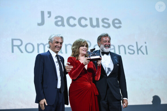 Alain Goldman, Emmanuelle Seigner (Grand Prix du Jury décerné à Roman Polanski pour "J'accuse"), Luca Barbareschi sur scène lors de la cérémonie de clôture du 76ème Festival International du Film de Venise (Mostra), le 7 septembre 2019.