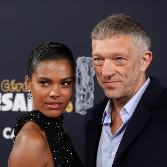 Vincent Cassel et sa femme Tina Kunakey lors du photocall lors de la 45e cérémonie des César à la salle Pleyel à Paris le 28 février 2020 © Dominique Jacovides / Olivier Borde / Bestimage