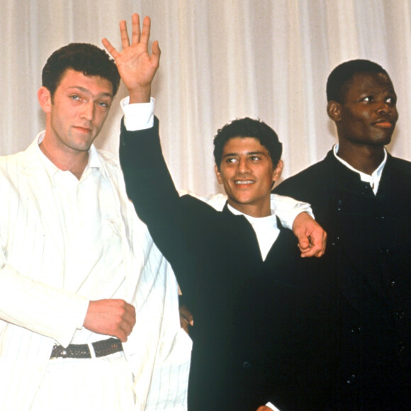 Archives - Vincent Cassel Saïd Taghmaoui, Hubert Kounde et Mathieu Kassovitz lors du festival international du film de Cannes. Présentation du film "La Haine". Mai 1995.