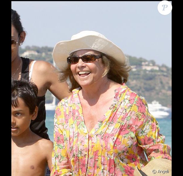Chantal Goya Enfin Retablie De Son Accident Vous Presente Ses Petits Enfants Purepeople