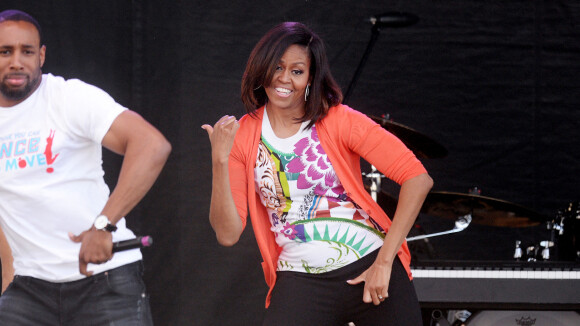 Michelle Obama : Un danseur de Christina Aguilera twerke sur elle