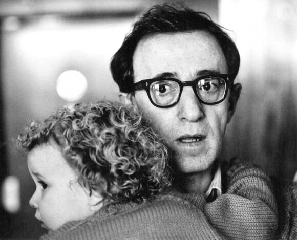 Woody Allen et Dylan Farrow. Photo prise le 10 octobre 1987. @PA Photos/ABACAPRESS.COM