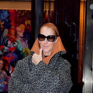 Céline Dion porte un manteau surdimensionné JW Anderson à New York, Etats-Unis, le 6 mars 2020.