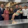 Laeticia Hallyday a mangé dans le restaurant "Gucci Osteria da Massimo Bottura" à Los Angeles le 8 mars 2020, en compagnie du chef Jean-François Piège, son épouse Elodie et leur fils Antoine.