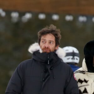 Exclusif - Laeticia Hallyday et son compagnon Pascal Balland lors d'une journée au ski à la station "Big Sky" dans le Montana avec leurs filles respectives, le 16 février 2020.