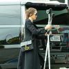 Angelina Jolie est allée au cinéma avec ses enfants à Los Angeles. La petite Shiloh marche difficilement à l'aide de béquilles. Le 9 mars 2020.