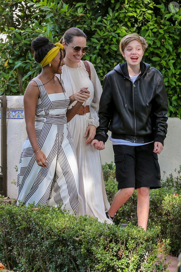 Exclusif - Angelina Jolie arrive à une fête d'anniversaire privée avec ses enfants Shiloh, Zahara et Pax Jolie-Pitt dans le quarrier de Brentwood à Los Angeles, le 2 septembre 2019.