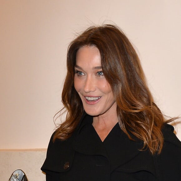 Carla Bruni-Sarkozy lors du photocall du dernier défilé de mode Haute-Couture printemps-été 2020 "Jean-Paul Gaultier" au théâtre du Châtelet à Paris, France, le 22 janvier 2020. © Veeren-Clovis/Bestimage