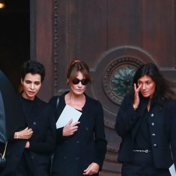 Farida Khelfa, Carla Bruni-Sarkozy et Emmanuelle Alt - Obsèques du photographe allemand Peter Lindbergh en l'église Saint-Sulpice à Paris le 24 septembre 2019.