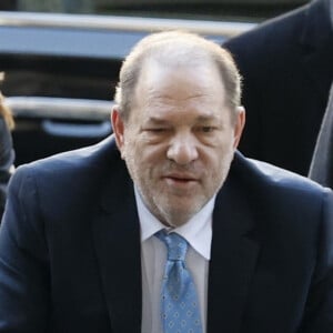 Harvey Weinstein, avec son avocate Donna Rotunno, le 24 février 2020 à la Cour suprême de l'État de New York pour son procès pour viol et agression sexuelle. Il a été reconnu coupable de deux des cinq chefs d'accusation qui pesaient sur lui.