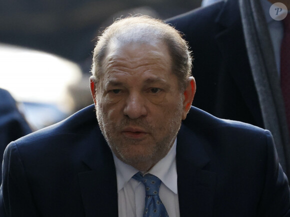 Harvey Weinstein le 24 février 2020 à la Cour suprême de l'État de New York pour son procès pour viol et agression sexuelle. Il a été reconnu coupable de deux des cinq chefs d'accusation qui pesaient sur lui.