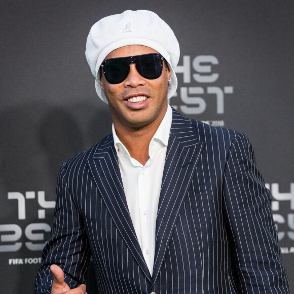 Ronaldinho - Les célébrités arrivent à la cérémonie des Trophées Fifa 2018 au Royal Festival Hall à Londres, Royaume Uni, le 25 septembre 2018. © Cyril Moreau/Bestimage