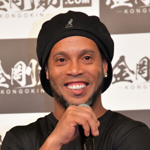 Le footballeur Ronaldinho en promotion pour la marque de complément nutritionnel "Kongokin" à l'hôtel Grand Hyatt à Tokyo. Le 28 mars 2018.