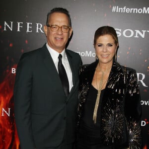 Tom Hanks et sa femme Rita Wilson à la première de Inferno au théâtre DGA à Los Angeles, le 25 octobre 2016