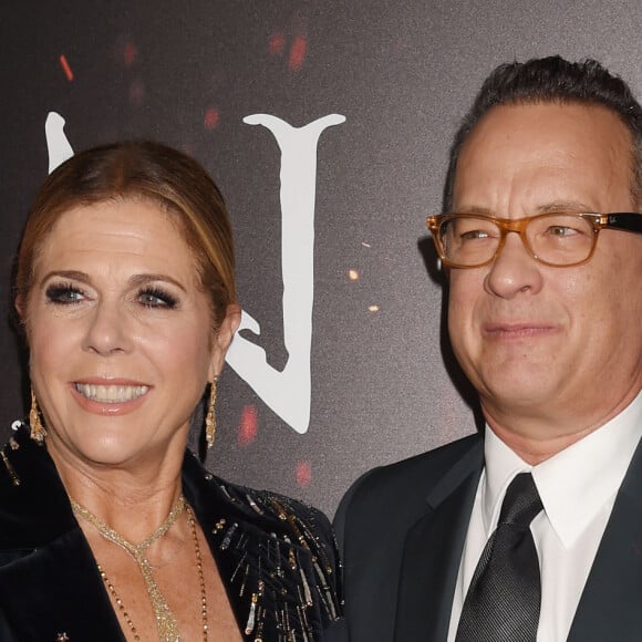 Tom Hanks et sa femme Rita Wilson à la projection de "Inferno" au DGA Theater à Los Angeles le 25 octobre 2016. © CPA / Bestimage