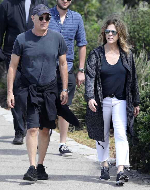 Exclusif - Tom Hanks et sa femme Rita Wilson prennent un verre au North Bondi RSL Club après une balade sur les quais à Sydney le 6 mars 2020.