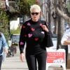 Brigitte Nielsen est allée déjeuner avec son mari M. Dessi chez Joan's on Third dans le quartier de Studio City à Los Angeles, le 20 février 2020.