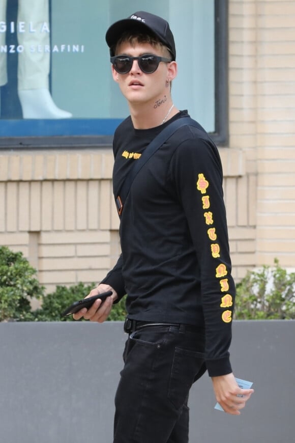Presley Walker Gerber est allé faire du shopping en famille chez Barneys New York à Beverly Hills, Los Angeles, le 15 mai 2019