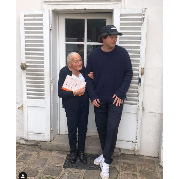 Jean Imbert et sa grand-mère Nicole, avec qui il a lancé le restaurant "Mamie par Jean Imbert". L'établissement a fermé à cause de la propagation du coronavirus en mars 2020.