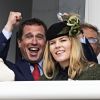 Peter Phillips et Autumn Phillips lors du premier jour du Festival de Cheltenham à l'hippodrome de Cheltenham, le 10 mars 2020, radieux ensemble malgré leur divorce en cours.