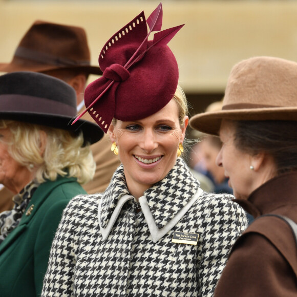 Camilla Parker Bowles, Zara Tindall et la princesse Anne d'Angleterre lors du festival de Cheltenham le 11 mars 2020