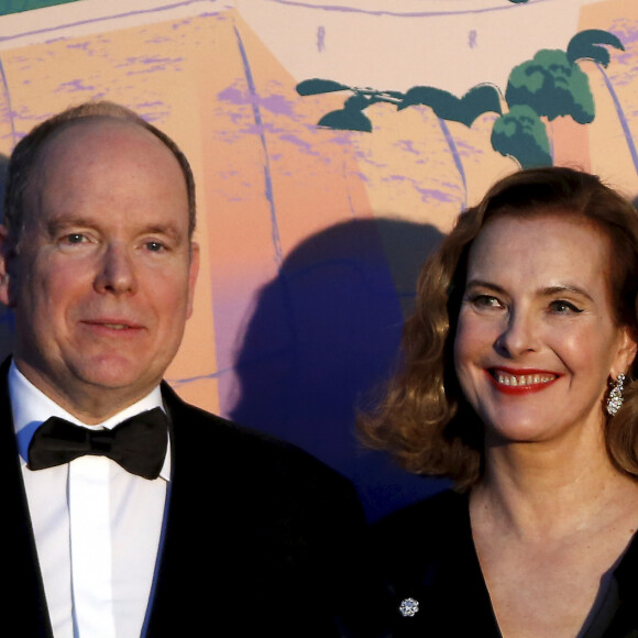 Le prince Albert II de Monaco et Carole Bouquet - 65ème édition du Bal de la Rose donné au profit de la Fondation Princesse Grace sur le thème de la Riviera, une idée de K. Lagerfeld, à la Salle des Etoiles du Sporting Monte-Carlo à Monaco, le 30 mars 2019. © Jean-François Ottonello / Nice Matin / Bestimage