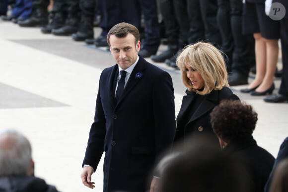 Le président Emmanuel Macron, la première dame Brigitte Macron lors de la cérémonie à l'occasion de la première journée nationale d'hommage aux victimes du terrorisme sur l'Esplanade du Trocadero à Paris le 11 mars 2020. © Stéphane Lemouton / Bestimage