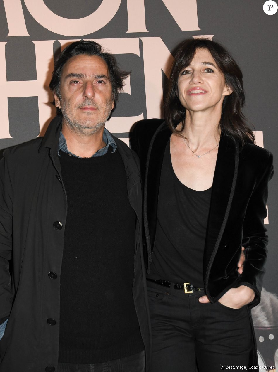 Yvan Attal et sa compagne Charlotte Gainsbourg Avant première du film Mon chien stupide au