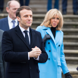 Le président de la république Emmanuel Macron et la Première Dame Brigitte Macron à la sortie de la mairie du Touquet après avoir voté pour le premier tour des élections municipales le 15 mars 2020. © Tiziano Da Silva / Bestimage