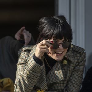 Lily Allen est dans tous ses états lors du Festival de Cheltenham. Le 13 mars 2020.