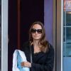 Angelina Jolie est allée au cinéma avec ses enfants Shiloh, Vivienne, Knox et Zahara à Los Angeles. La petite Shiloh marche difficilement à l'aide de béquilles... Le 9 mars 2020.