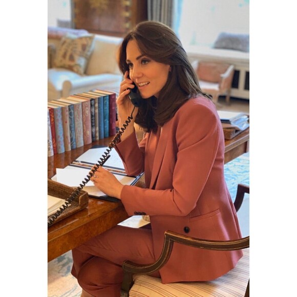 Kate Middleton dans son bureau du palais de Kensington, mars 2020.