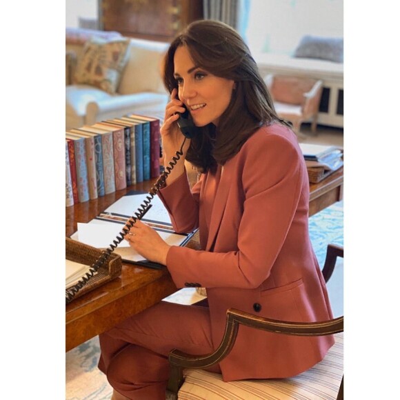 Kate Middleton dans son bureau du palais de Kensington, mars 2020.