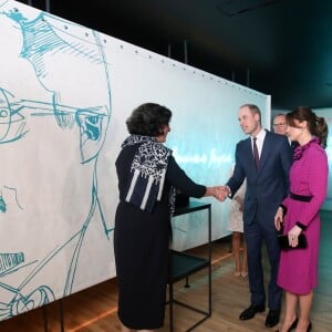 Le prince William, duc de Cambridge, et Kate Middleton, duchesse de Cambridge, reçus par le vice-Premier ministre de l'Irlande S. Coveney lors de leur visite officielle à Dublin, le 4 mars 2020.