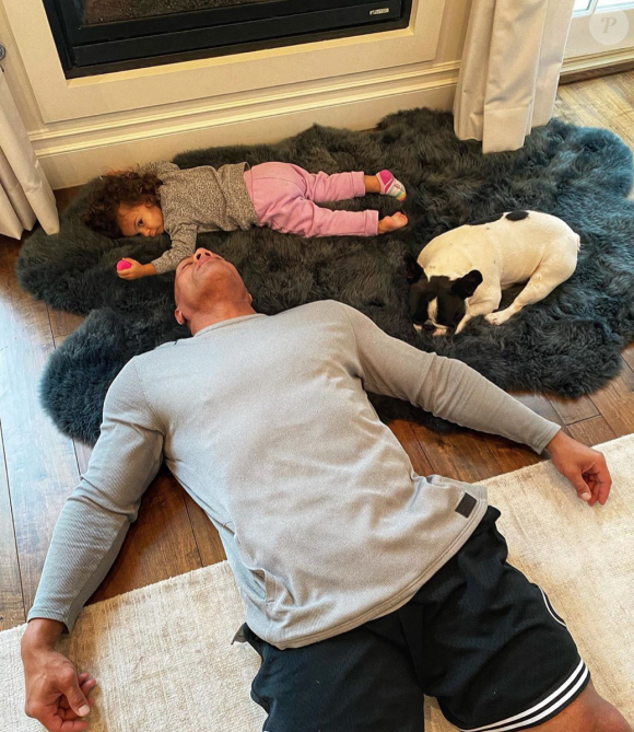 Dwayne Johnson et sa fille Tia. Novembre 2019.