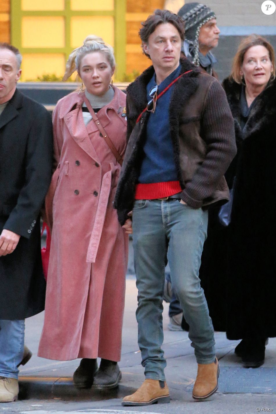 Florence Pugh et Zach Braff à New York le 8 décembre 2019. - Purepeople