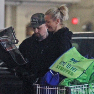 Exclusif - Cameron Diaz et Benji Madden font une apparition publique rare alors qu'ils s'approvisionnent à l'épicerie pendant l'épidémie de Coronavirus (Covid-19). Los Angeles, le 20 mars 2020.