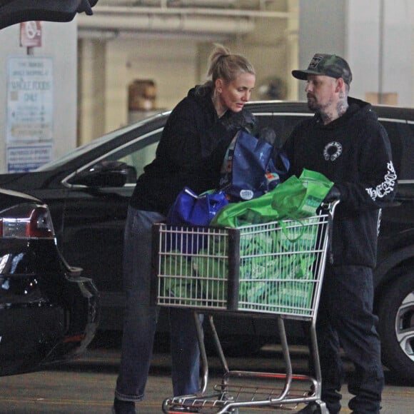 Exclusif - Cameron Diaz et Benji Madden font une apparition publique rare alors qu'ils s'approvisionnent à l'épicerie pendant l'épidémie de Coronavirus (Covid-19). Los Angeles, le 20 mars 2020.