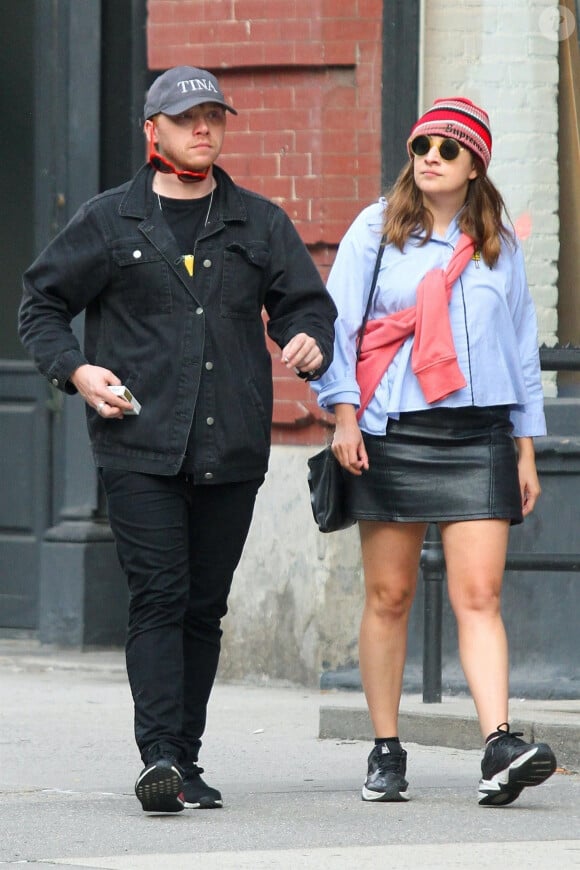 Rupert Grint et sa compagne Georgia Groome sont allés faire du shopping en amoureux dans le quartier de Manhattan à New York, le 20 septembre 2018.