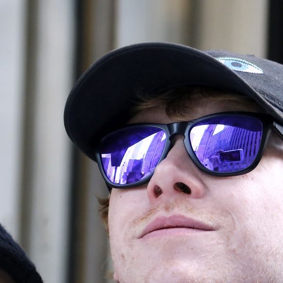 Rupert Grint à la sortie de l'immeuble de The Sirius Radio dans le quartier de Midtown à New York, le 13 mars 2017 © Charles Guerin/Bestimage