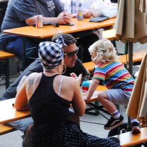 Pink et son mari Carey Hart sont allés déjeuner avec leur fils Jameson Hart à New York, le 20 mai 2019