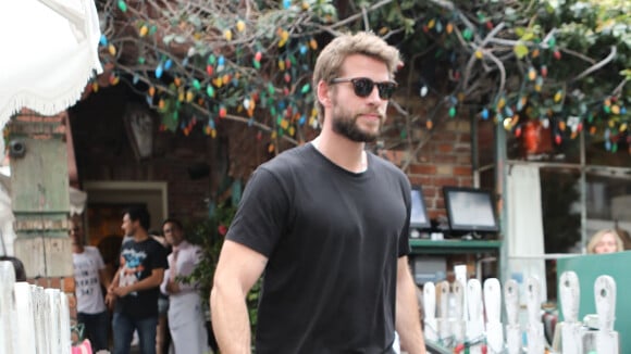 Liam Hemsworth hospitalisé et opéré : il abandonne le régime vegan